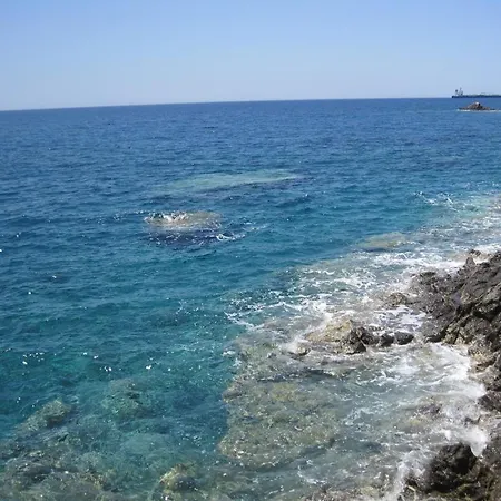 Sfinias Ξενοδοχείο με διαμερίσματα 2*