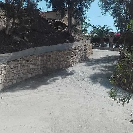 Sfinias Ξενοδοχείο με διαμερίσματα