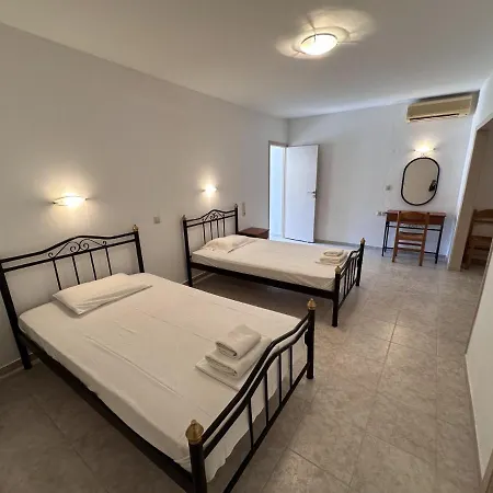 Apart-hotel Sfinias 2*
